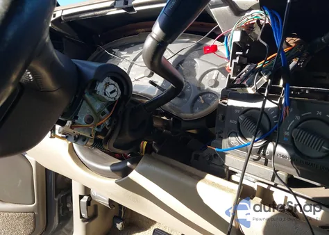 2002 Chevrolet Tahoe Lt z USA, uszkodzony, nr VIN 1GNEC13T32R250962